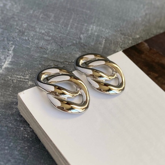 LAST ONE Stud Earrings Platinum Plated Silver Color Chain Model Modern Earrings - Picture 4 of 9